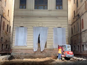 Práce v Císařských lázních běží podle plánu, zatím přišly na 50 miliónů