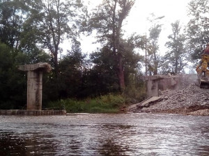 V Sokolově začala demolice hlavní části Krejcarové lávky