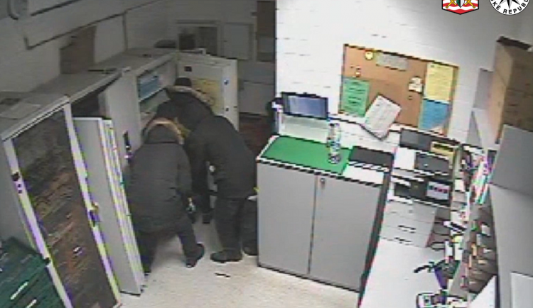 Krádež v obchodním době v Chebu