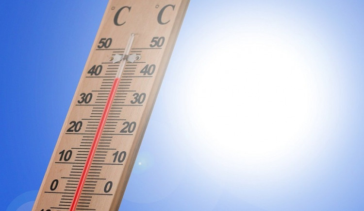 Východní Čechy potrápí vysoké teploty a silné bouřky, meteorologové aktualizovali výstrahu