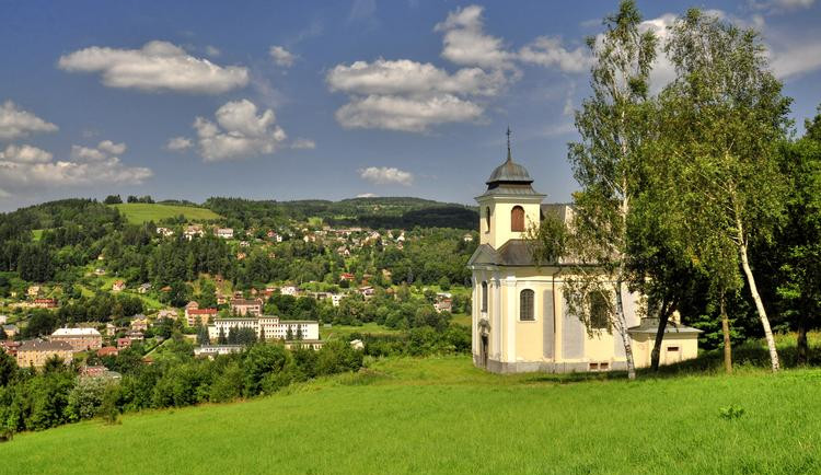 TIP NA VÝLET: Kostelík Na Poušti bdí nad Železným Brodem a nabízí krásné výhledy