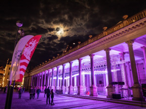 Karlovy Vary rozzáří festival světla! Připraveny jsou obří světelné loutky i lasermapping