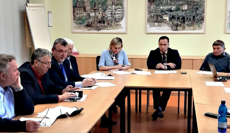 Vedení Karlovarského kraje hodnotilo uplynulé čtyři roky.