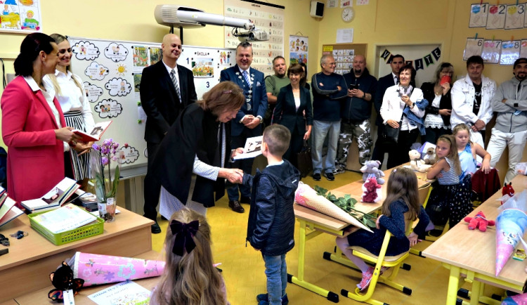 Do Ostrova včera přijela bývalá první dáma Livie Klausová.