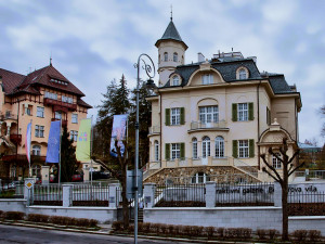Karlovarskému kraji hrozí, že přijde o dotace na Becherovu vilu