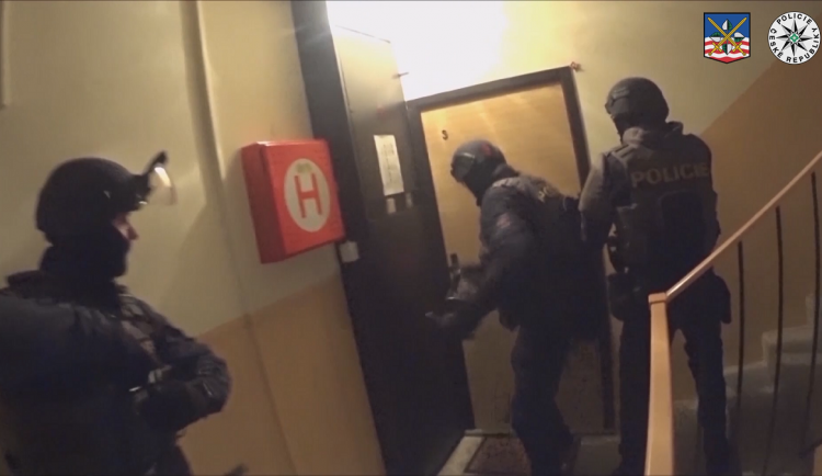 Pětice mužů rozpoutala peklo v ašské herně, hrozí jim dvanáct let vězení