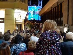 Festival světla přilákal do centra Karlových Varů tisíce lidí