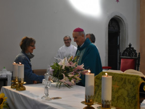 František Radkovský je už třicet let biskupem, nyní emeritním, žijícím na faře v Karlových Varech