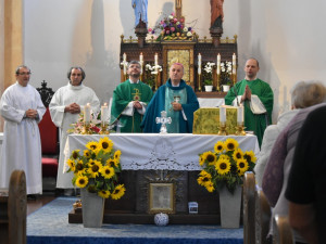František Radkovský je už třicet let biskupem, nyní emeritním, žijícím na faře v Karlových Varech