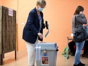 Volební místnosti otevřeny, na klidný průběh voleb dohlédnou policisté i strážníci