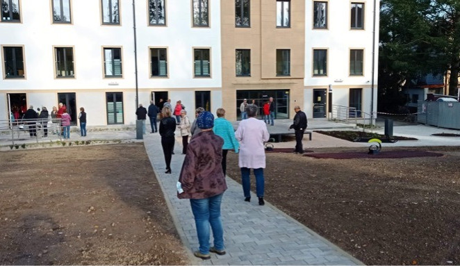 Dům služeb v Horním Slavkově je opravený, město hledá nájemce