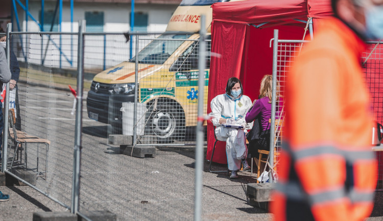 BLOG: Moje zkušenosti s koronavirem. Falešně negativní test a nefunkční chytrá karanténa