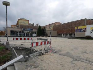 Chodov dokončuje úpravu prostranství kolem střediska KASS