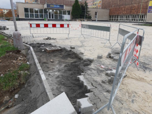 Chodov dokončuje úpravu prostranství kolem střediska KASS