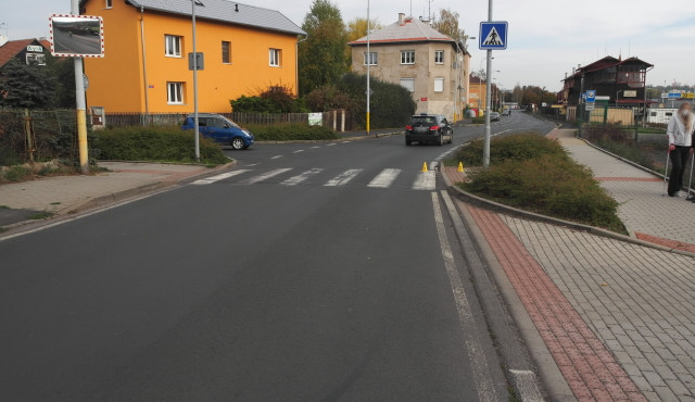 Policie hledá svědky dopravní nehody, která se stala v Karlových Varech