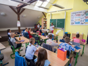 Zájem o školy pro děti zdravotníků v Karlovarském kraji roste