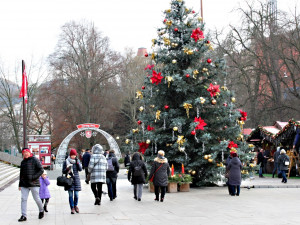 Vánoční výzdobu Karlovy Vary dostanou, slavnostní rozsvícení stromu nebude