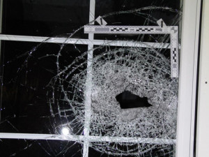 Zloděje třikrát vyrušil křik majitelů domu