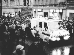 Pátek 17. listopadu 1989 byl v Karlových Varech běžným dnem