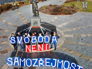 Vzkaz obyvatel Karlovarského kraje: Svoboda není samozřejmost