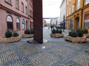 Lidé v Chebu mohou přispět k vánoční výzdobě města