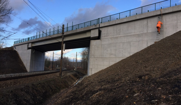 Zrekonstruovaný most u Nového Sedla se otevře do konce listopadu