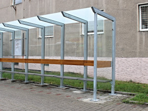 Autobusové zastávky v Sokolově mají nové přístřešky