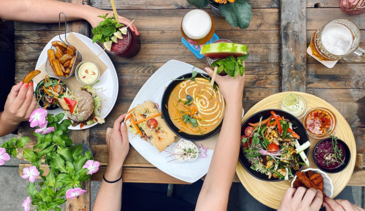 FRESH FESTIVAL ONLINE TOUR odstartoval a v prvním díle se vypravil na západ Čech