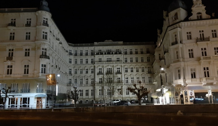 Jedním z uzavřených karlovarských hotelů je i Pupp.