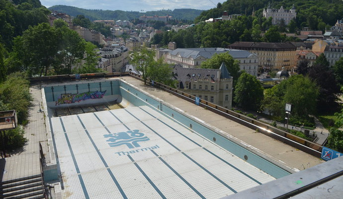 Hotel Thermal začal s rekonstrukcí bazénu, hotový má být do léta