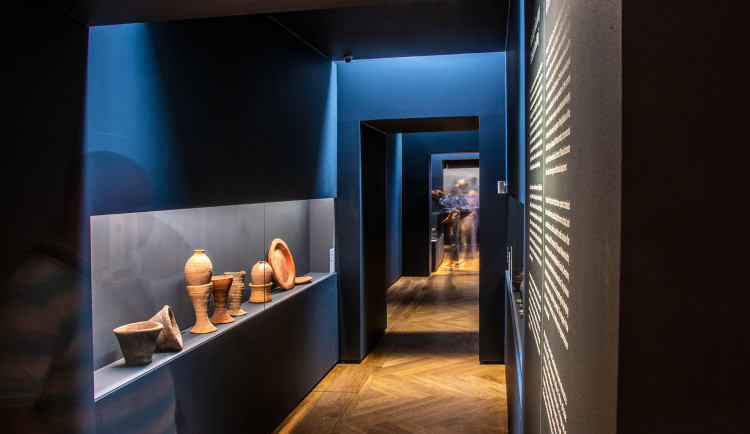 Výstavy se zahraničními zápůjčkami nejsou podle vlády problém. Ostatní ale musí zavřít