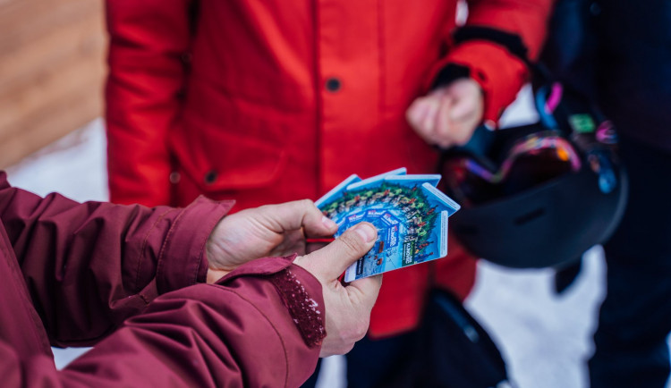 Permanentky do Ski areálu Klínovec lze lze koupit i on-line.