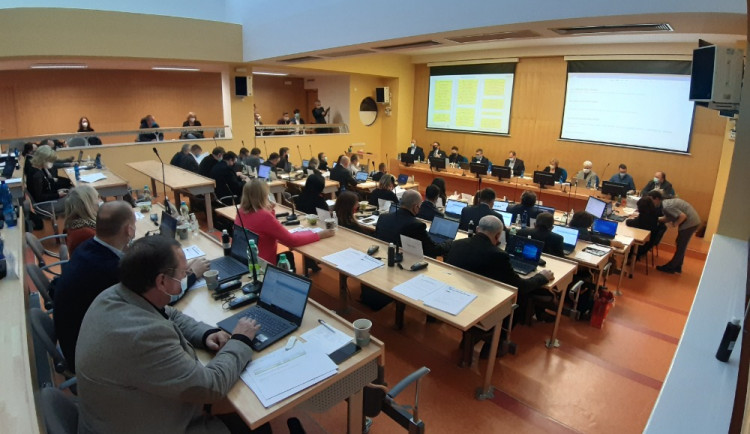 Krajští zastupitelé schválili zápůjčky pro poskytovatele sociálních služeb