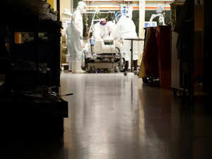 Nejtěžší při práci na COVID oddělení je beznaděj a zármutek rodin, říká mladá lékařka Andrea Čoláková