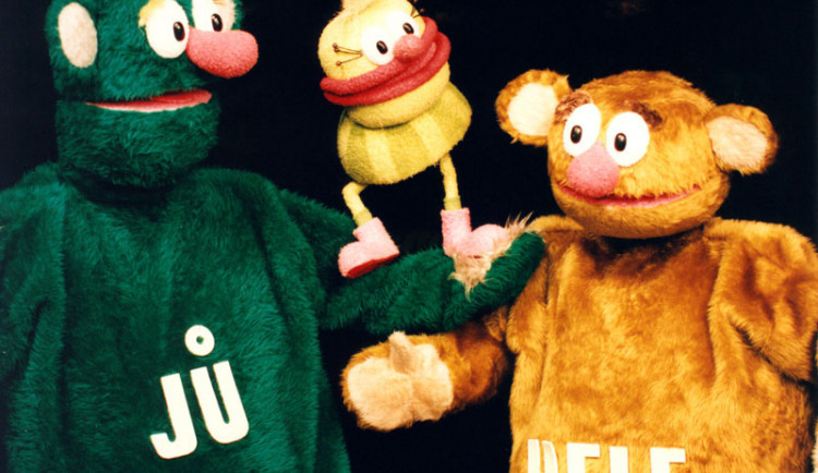 Jů a Hele slaví narozeniny. Plyšáci s hlasy Jiřího Lábuse a Oty Jiráka baví děti již čtyřicet let