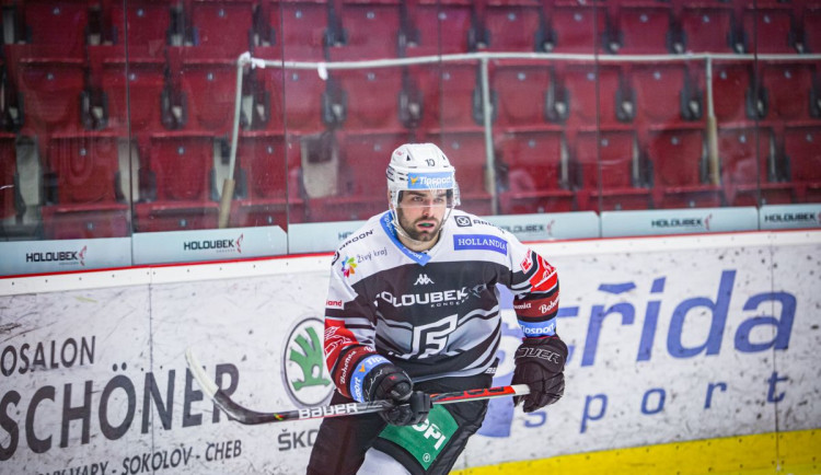 Útočník Energie Petr Koblasa je jedním ze šesti hráčů, kteří na západě Čech prodloužili smlouvu. 