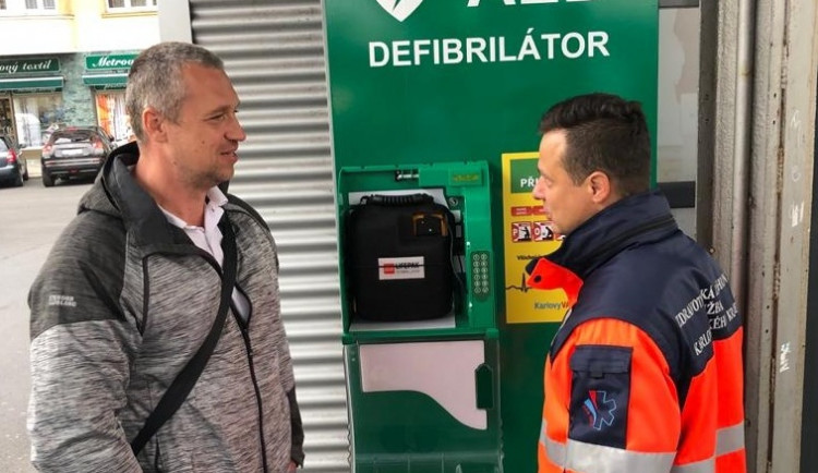 Josef März (vlevo) rezignoval na mandát v zastupitelstvu města Karlovy Vary.