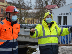 Prověšený most odborníci zpevní unikátní technologií, kterou použijí jako prví na světě