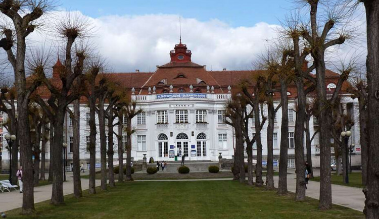 Alžbětiny lázní vymění všechna okna, náklady částečně uhradí z dotace