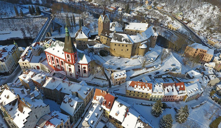 Na hrad Loket si loni našla cestu jen hrstka turistů