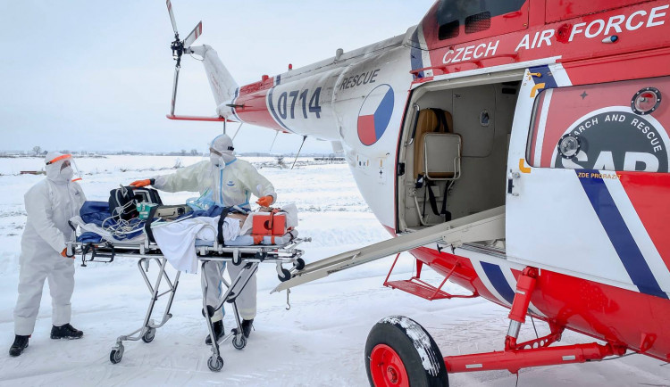 Situace je vážná, vláda chce zatáhnout za záchrannou brzdu