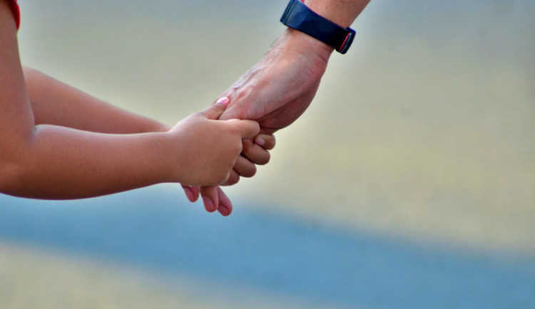 Změna v předávání dětí u rozvedených párů, povinnost střídat mění zažitou praxi