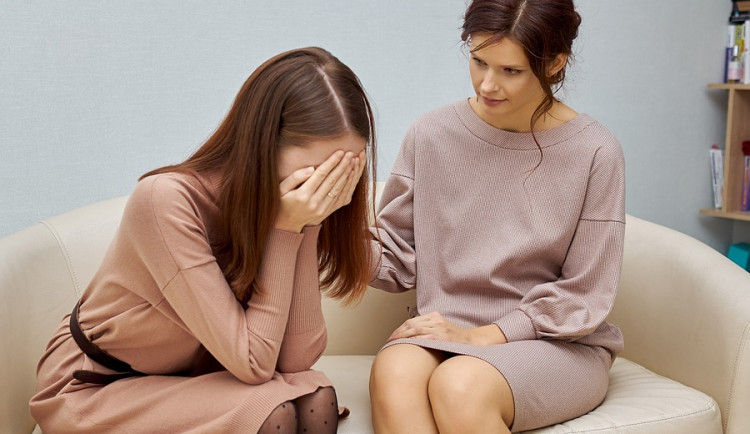 Studenti v depresi, v době pandemie vyhledávají více psychology