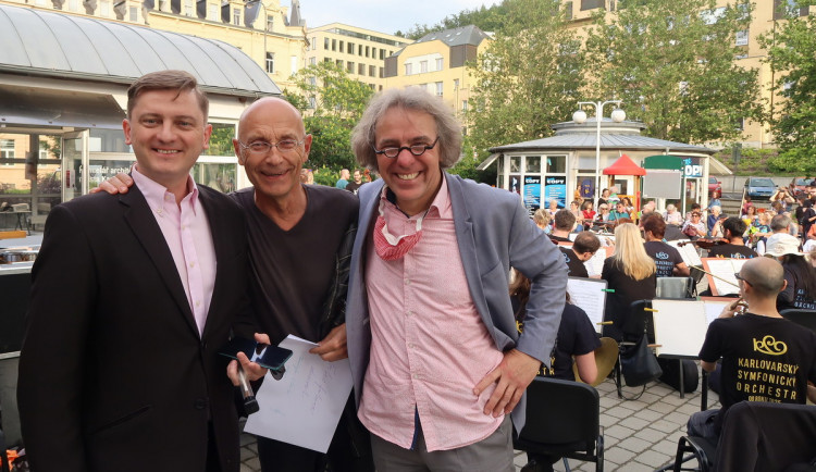 Petr Kropp (vpravo) a Petr Polívka (uprostřed) mají být odvoláni ze svých ředitelských funkcí.