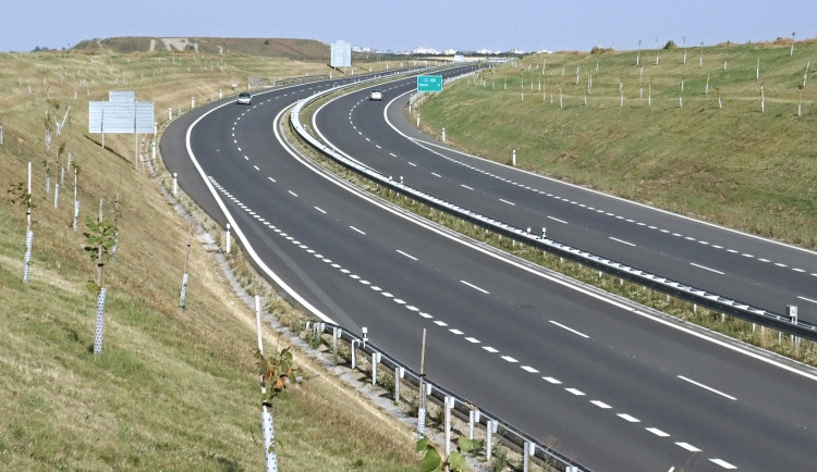 Dostavba dálnice D6 dostává další reálné obrysy