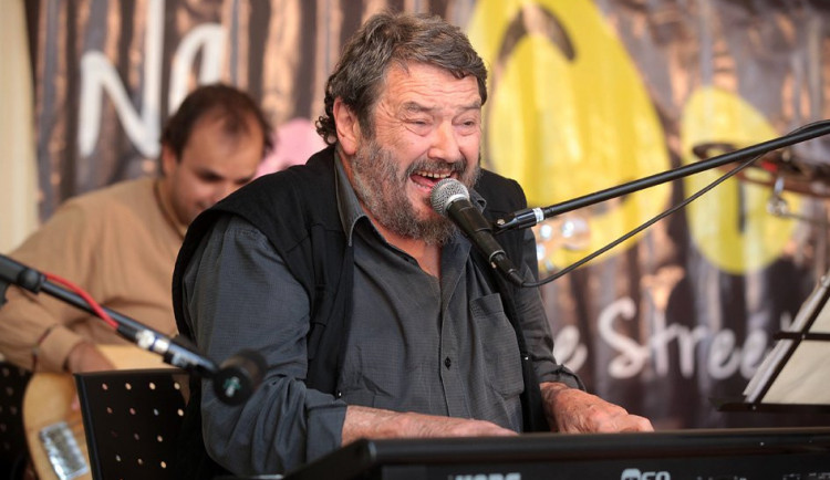 Jan Spáleny s ASPM bude jednou z hlavních hvězd koncertu Muzikanti pomáhají