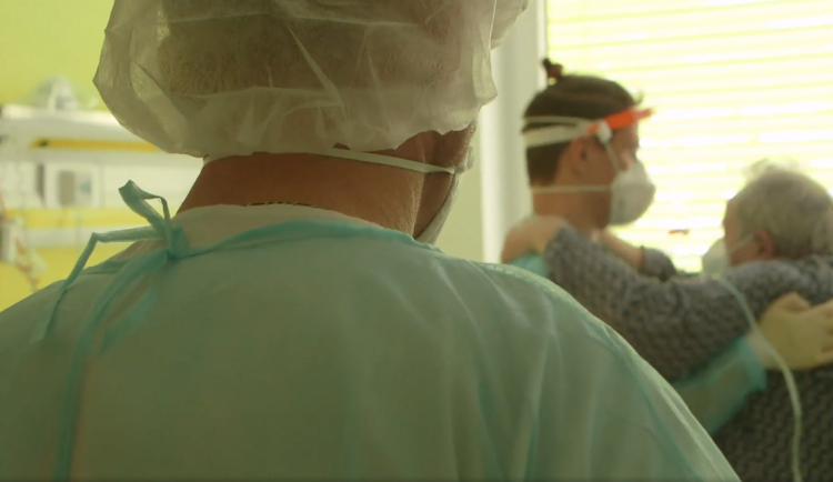 Všichni se snažíme, aby každý pacient odešel domů, říká vrchní sestra Lucie Škodáčková