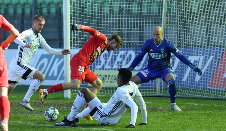 Zbrojovka si veze z Karviné bod za remízu 1:1, nadále zůstává na sestupové pozici