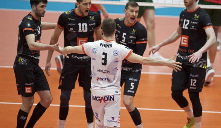 Volejbalisté mohou zítra rozhodnout o postupu do semifinále extraligy