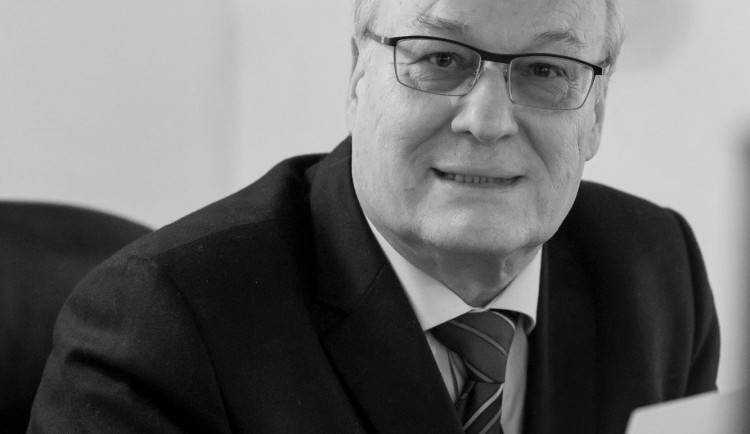 Zemřel poslanec a bývalý místostarosta Modřic Jiří Ventruba, podlehl nemoci covid-19